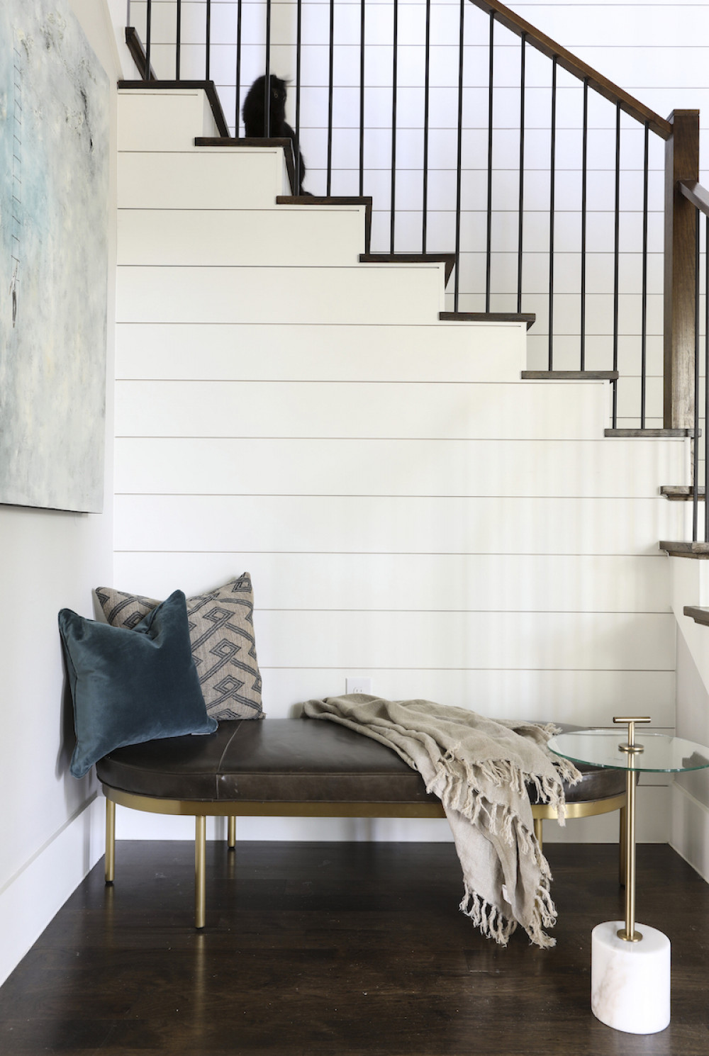entry-foyer-bench-accent-pillows-throw-blanket