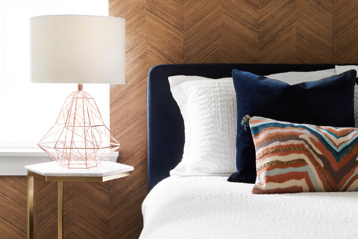 bedroom-design-dallas-tx-accent-throw-pillows