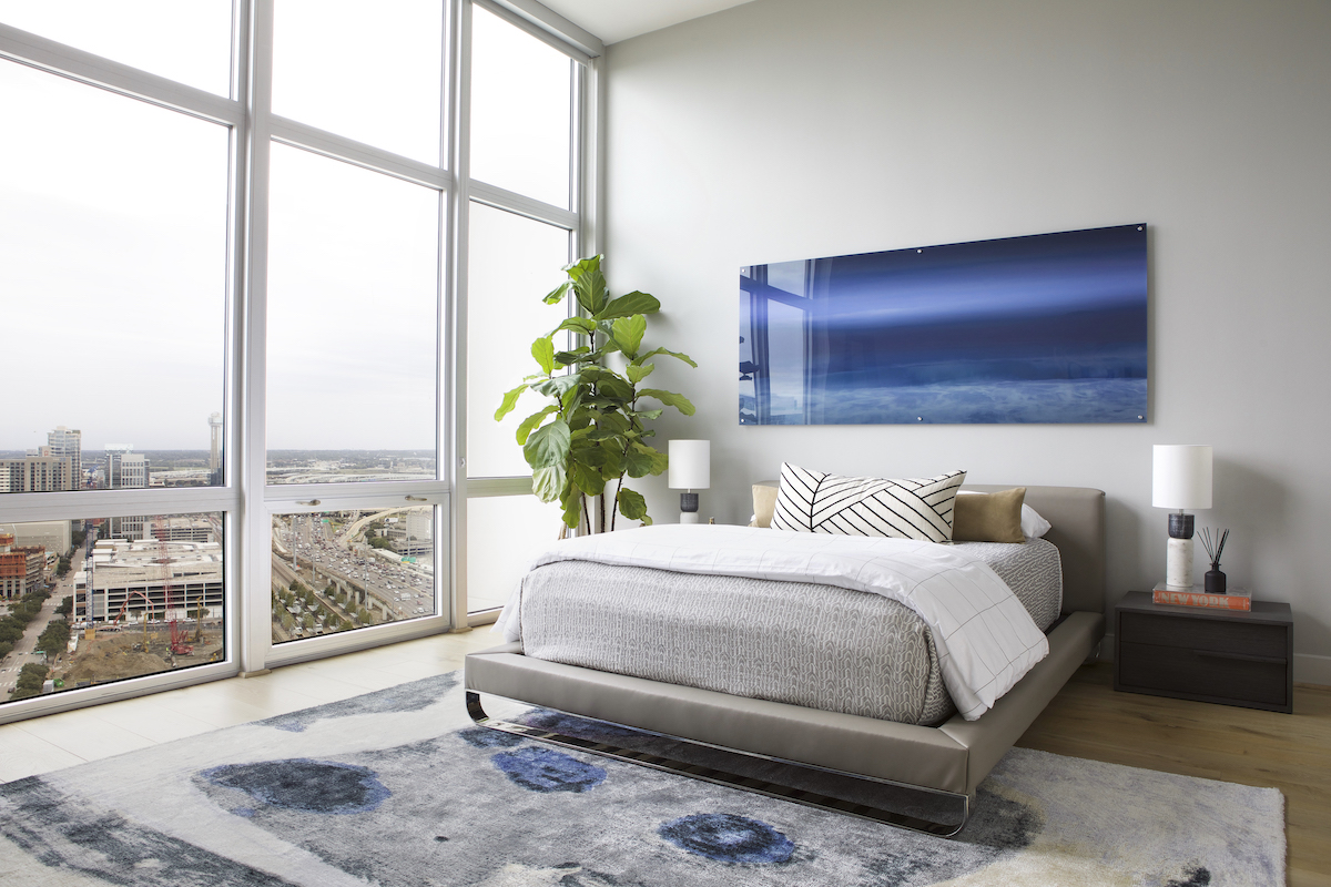 bedroom-interior-design-city-view-area-rug