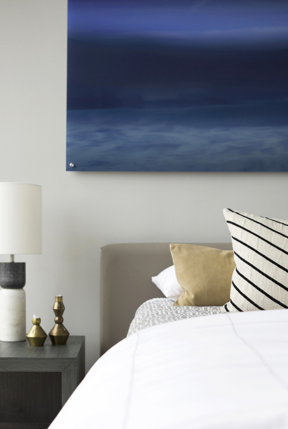 bedroom-nightstand-sidetable-hanging-wall-art