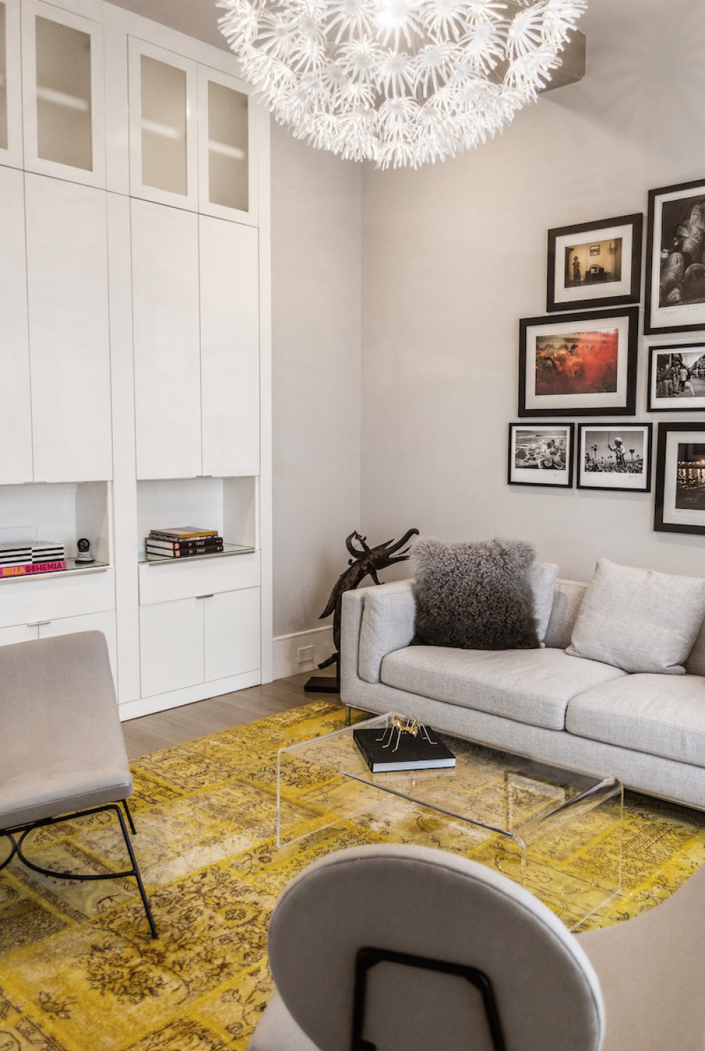 living-room-interior-design-yellow-area-rug
