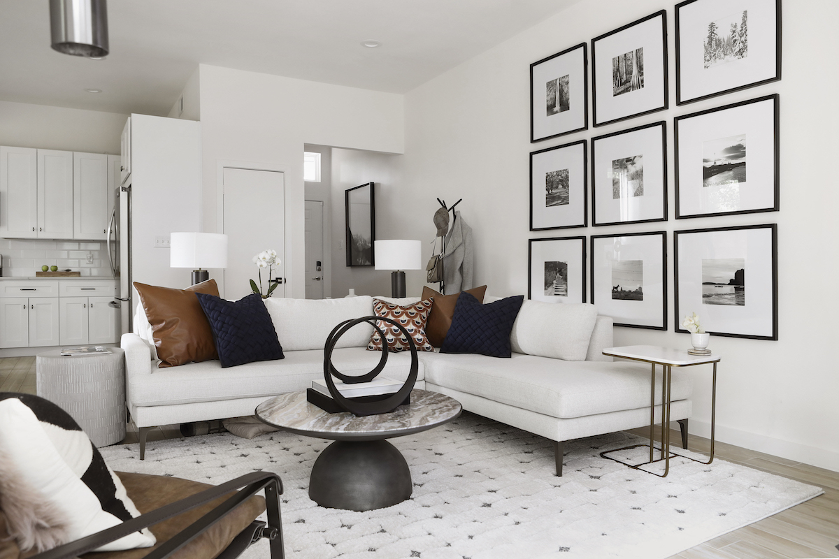 living-room-sofa-black-and-white-gallery-wall