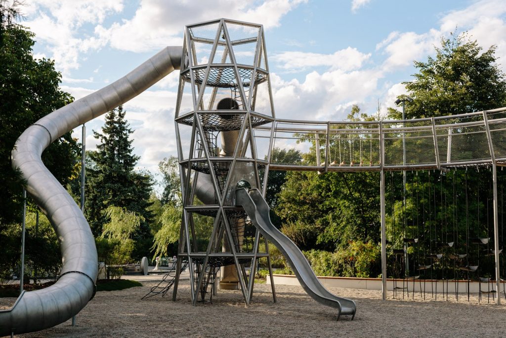 A Modern Playground Beyond Interior Design   Compressed Gorky Park 02485647 1024x683 