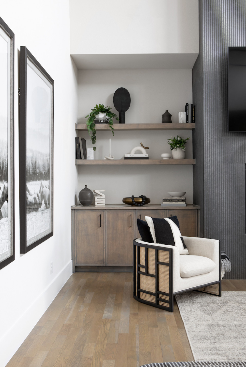 living-room-accessories-decor-shelves