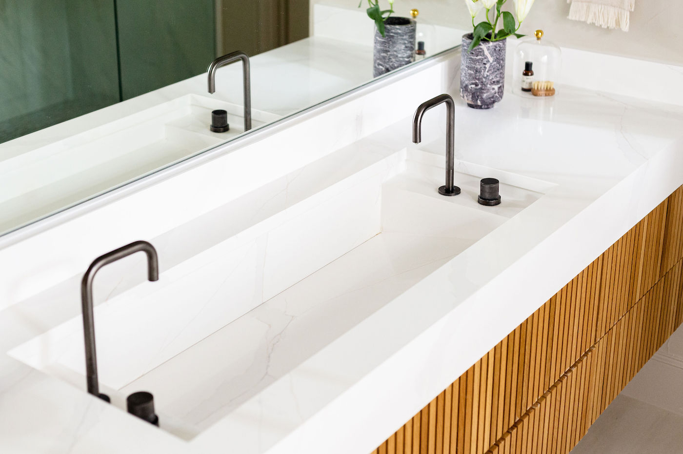 allen-tx-bathroom-sink-design-two-faucets