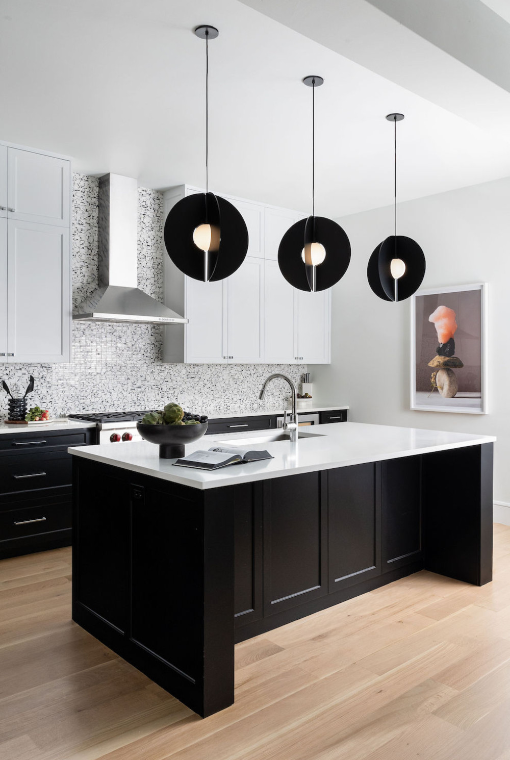 black-and-white-kitchen-design-dallas-tx