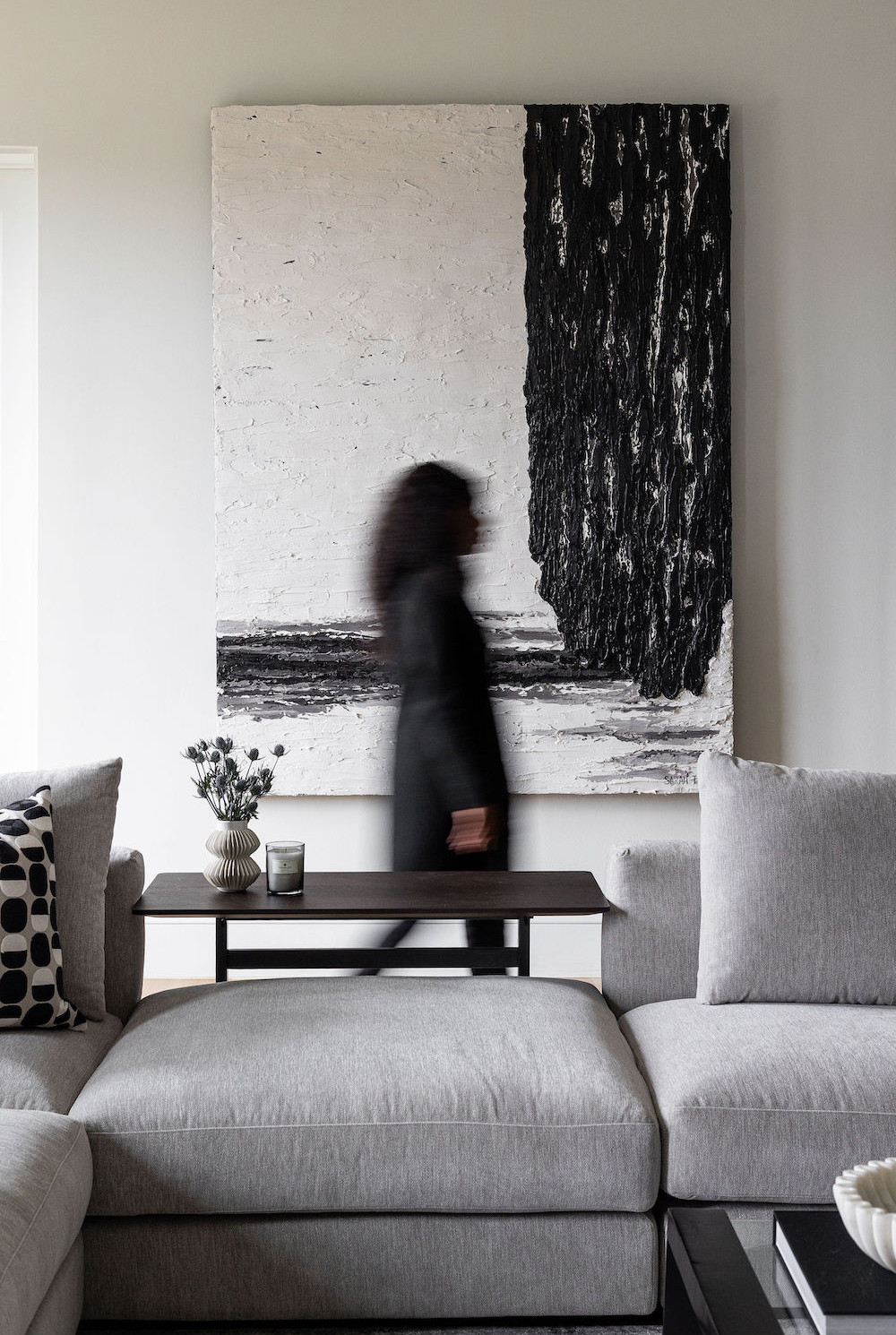 dallas-tx-living-room-design-large-artwork
