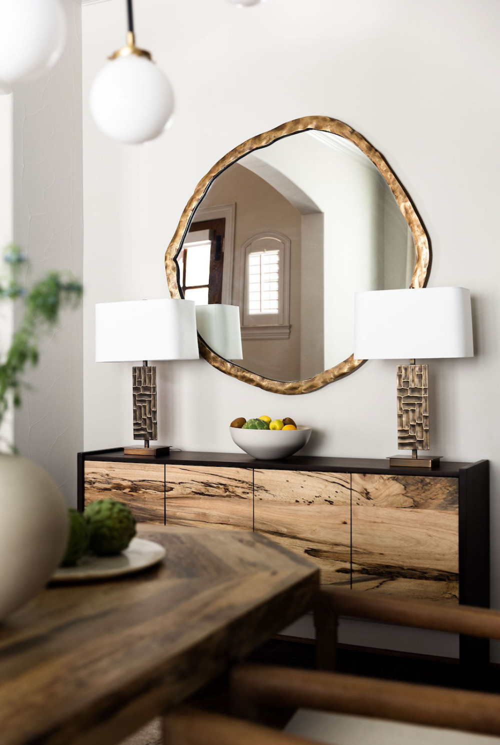 dining-room-interior-design-mirror-sideboard