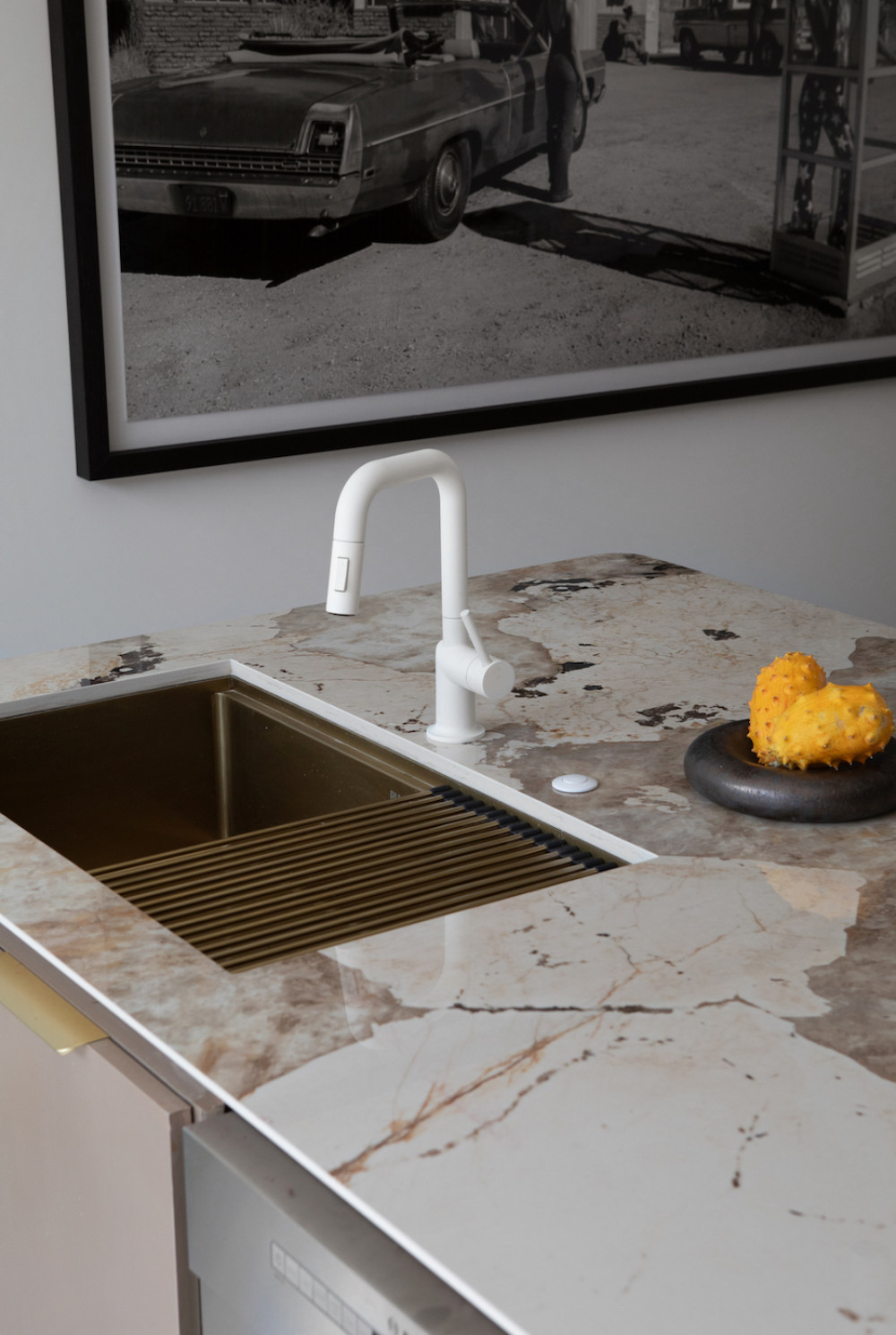 dishwasher-marble-interiror-design